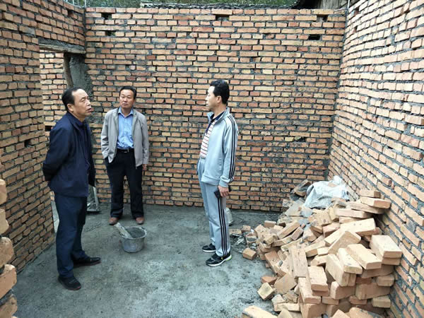 隴運集團公司黨委書記、董事長李寅祥同志深入琵琶鎮(zhèn)寧強村開展幫扶工作