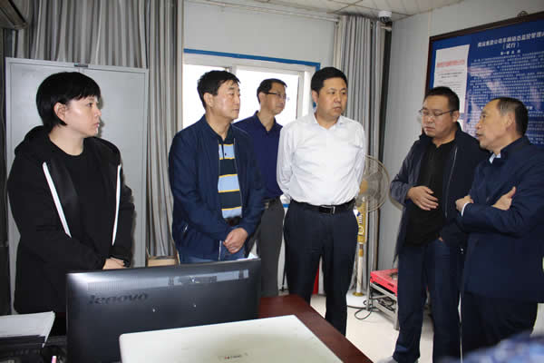 市交通運輸局黨組副書記、市運管局局長何濤一行到隴運集團公司檢查國慶節(jié)前安全生產(chǎn)工作