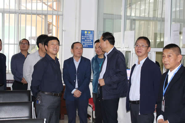 市安委辦主任、安監(jiān)局局長李永宏一行到隴運集團公司檢查指導(dǎo)工作