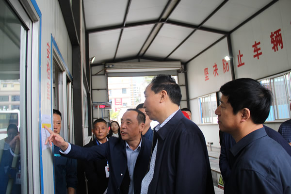 市安委辦主任、安監(jiān)局局長李永宏一行到隴運集團公司檢查指導(dǎo)工作