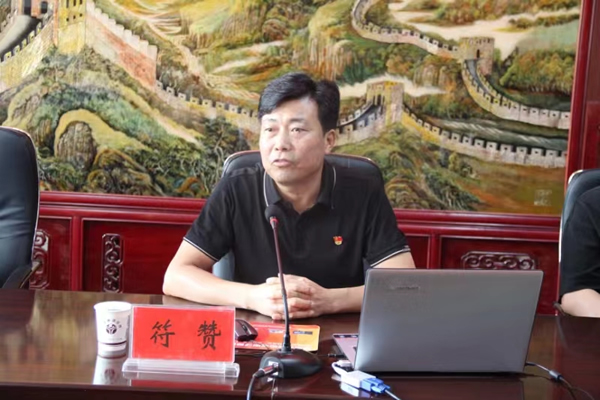 市政府國資委黨委委員、副主任符贊到隴運(yùn)集團(tuán)公司開展講授 黨紀(jì)學(xué)習(xí)教育專題 黨課暨“七一”慰問活動