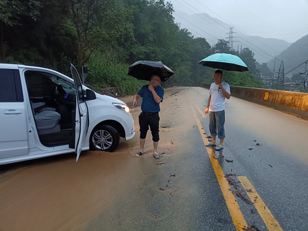 聞汛而動 主動作為 --隴運集團公司迅速行動全力做好防汛搶險和運輸保障工作